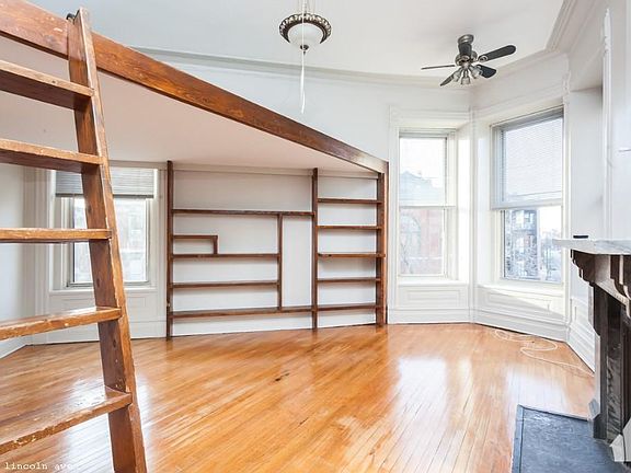 2nd image of 2772 N Lincoln Ave #117