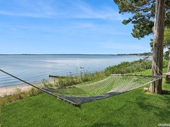 1487 Peconic Bay Boulevard, Laurel, NY 11948