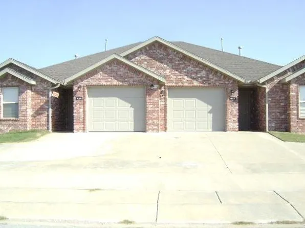 935 Kensington Dr, Centerton, AR
