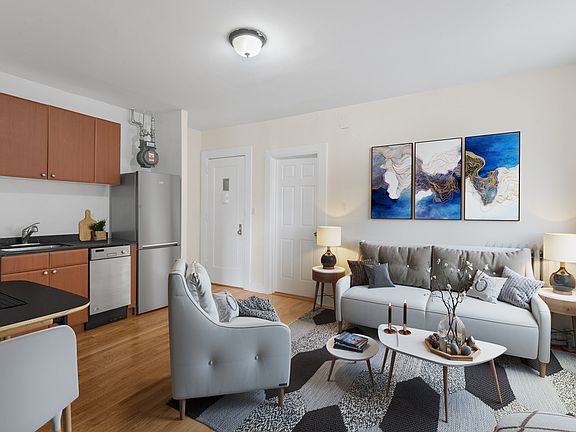 3rd image of 207 W 11th St APT 3C