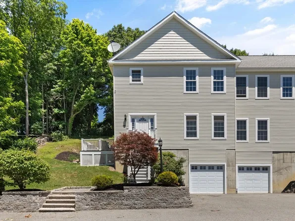 284 Maple St #284, Middleton, MA 01949