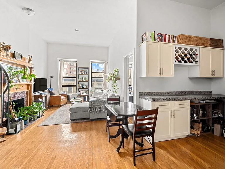 41 W 85th St #4-A — Photo 3