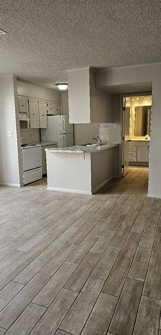 2 bed, 2.0 bath, 1014 sqft, $1,100 — Photo 2
