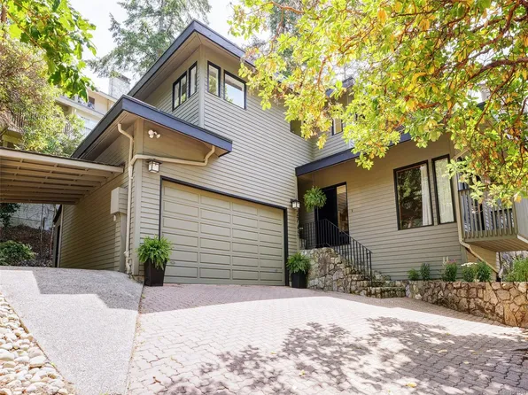 2745 Green Vale Ave, Saanich, BC V8N 1S3