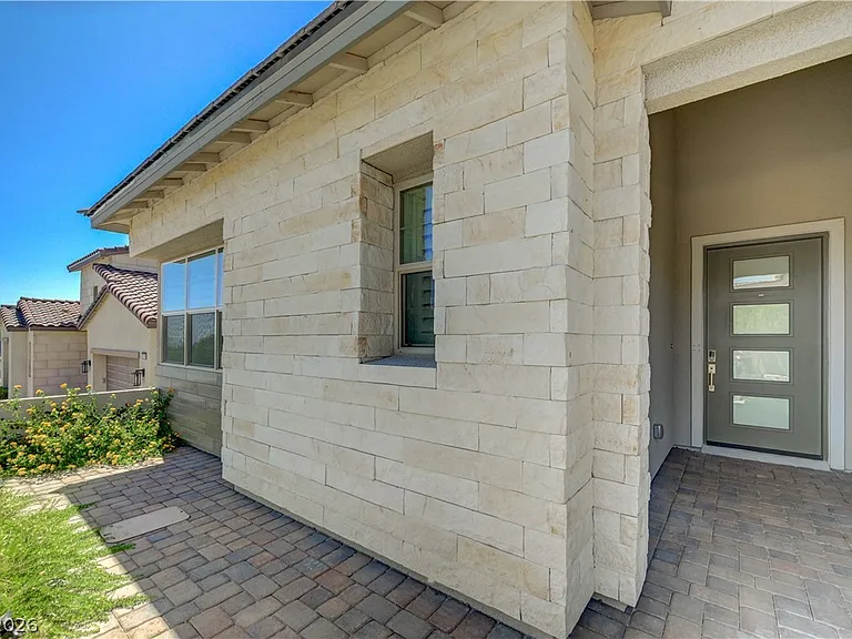 11803 Giroma Ave — Photo 3