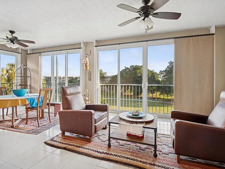 4112 W Palm Aire Dr #124A — Photo 17