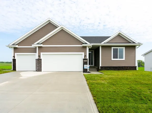 2502 N 8th Ave, Newton, IA 50208