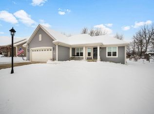 W207N17371 Parkview Dr, Jackson, WI 53037