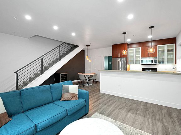 2nd image of 1555 32nd St APT 4