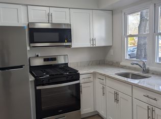 98 Woodlake Manor Dr, Lakewood, NJ 08701