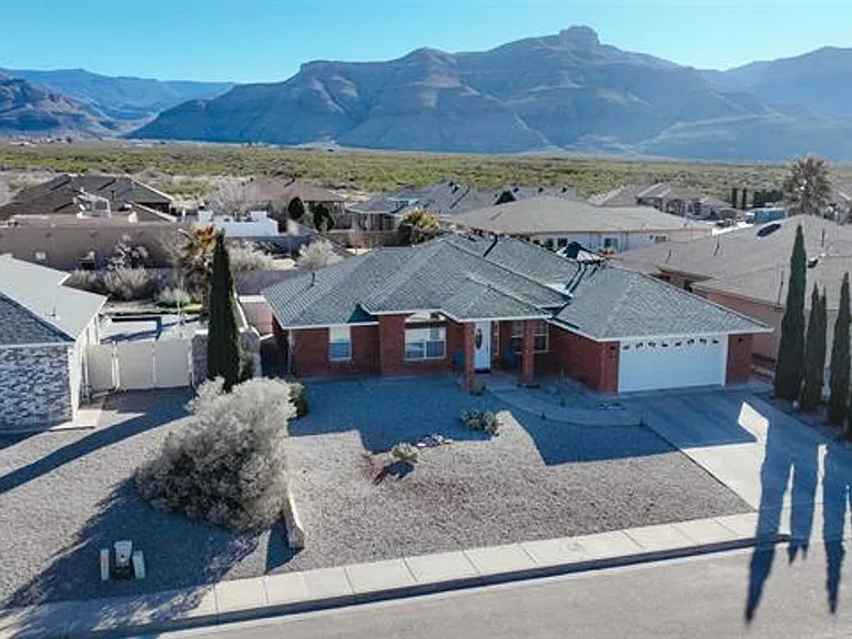 2409 Saguaro Loop — Photo 31