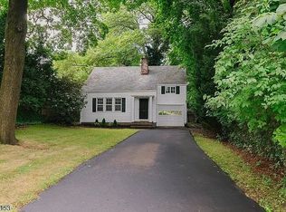 11 S Monroe St, Ridgewood, NJ 07450