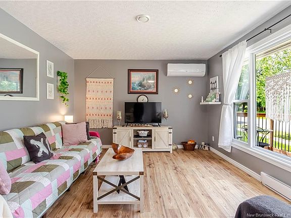 4th image of 90 Bliss St
