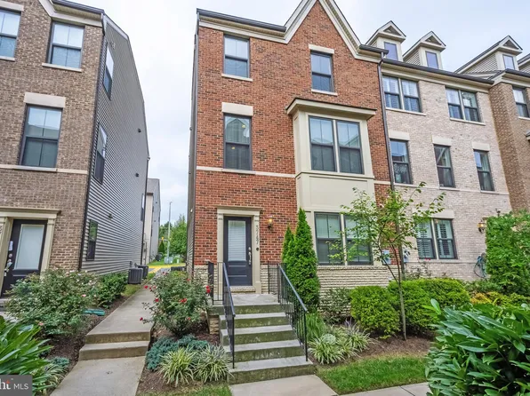 3747 Signal Knob Ct, Falls Church, VA 22041