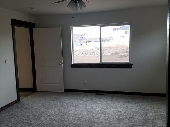 5th image of 1502 Oakwood Dr