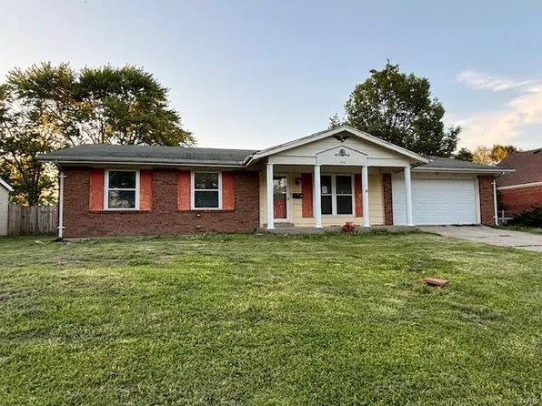 103 Rosewood Dr, Jerseyville, IL 62052