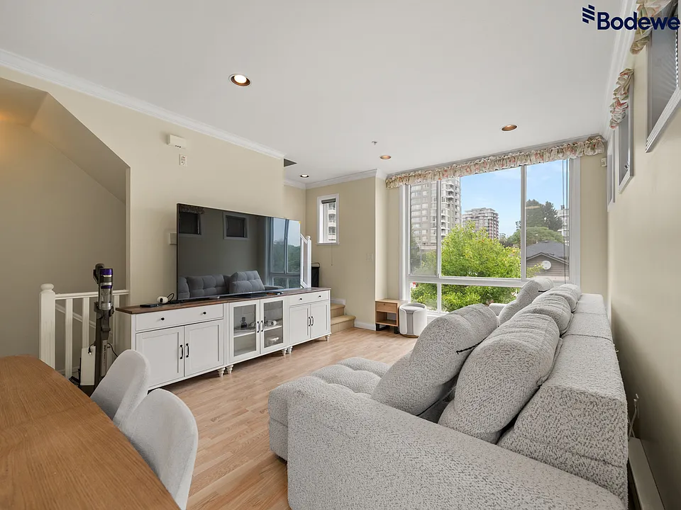 8088 Spires Gate