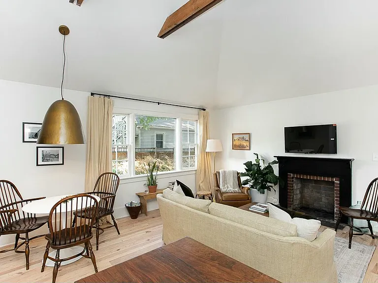 821 N Buchanan Blvd #C — Photo 7