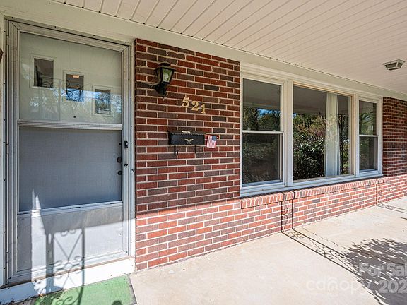 5th image of 521 Hawthorne Ln