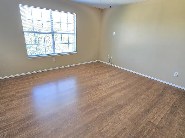 4512 Saddlebrook Dr — Photo 16