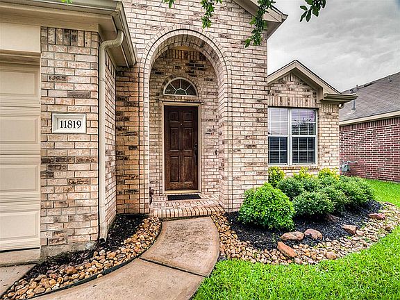 2nd image of 11819 Canyon Falls Dr