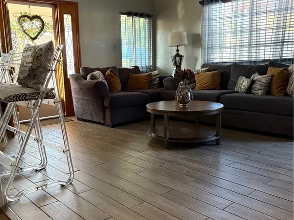 1140 W Cubbon St, Santa Ana, CA 92703