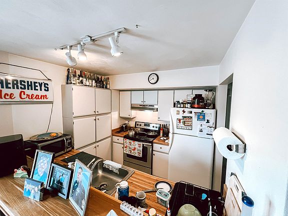 4th image of 821 Claytor Sq #821