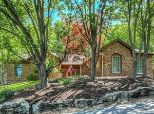 1722 Big Horn Basin Dr, Ballwin, MO 63011