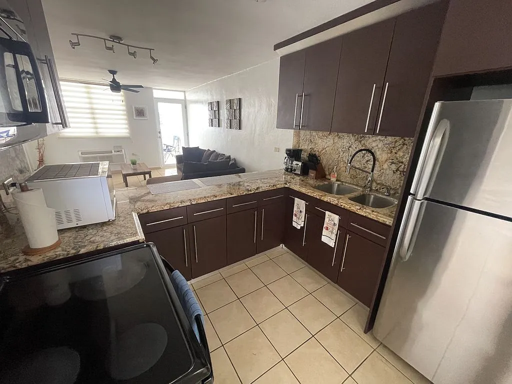 2 bed, 2.0 bath, 1000 sqft, $2,900 — Photo 2