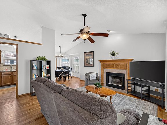 4th image of 1240 S Todd Ct