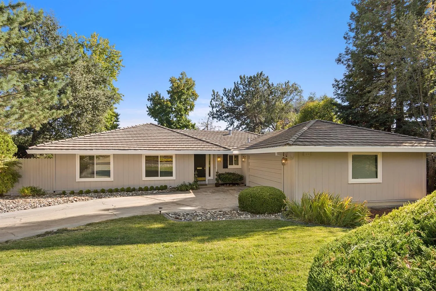 4245 Midas Ave photo 1
