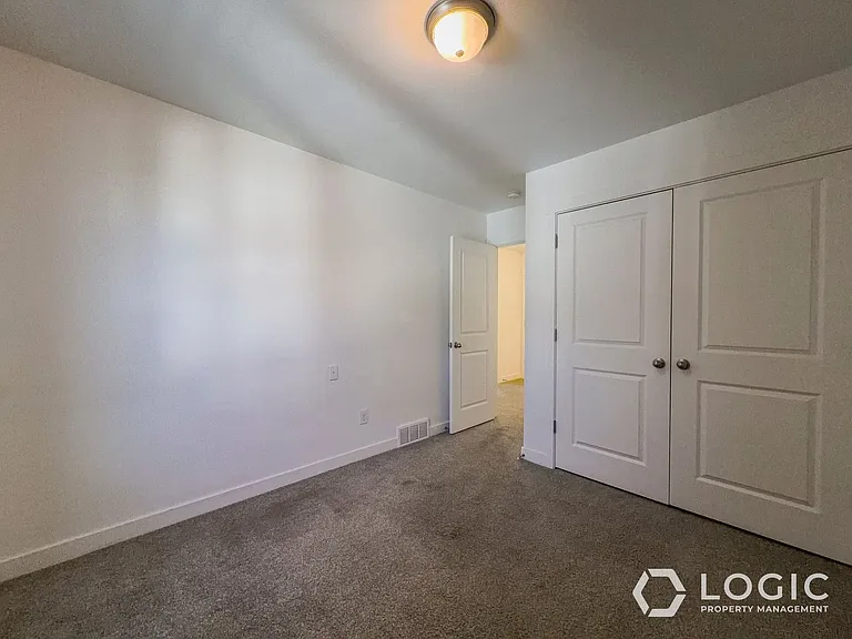 11627 S Frost View Ln — Photo 14