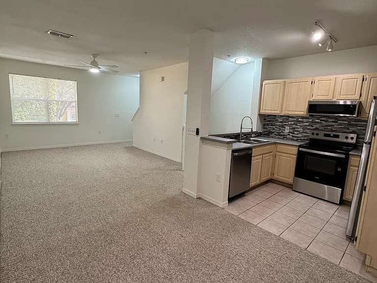 1521 Legacy Club Dr #1521 — Photo 4