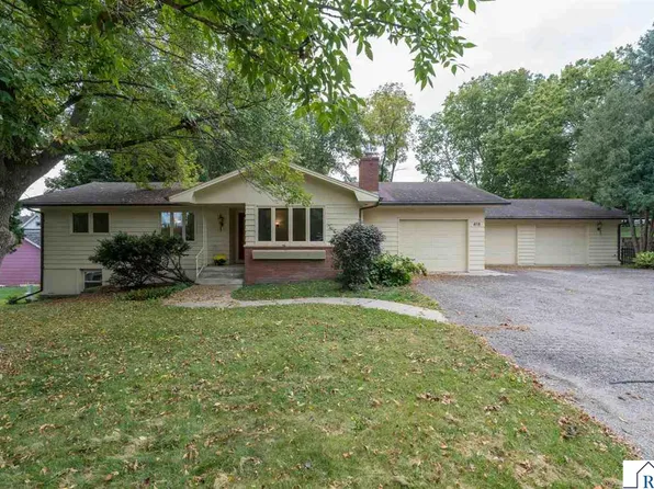 818 W Evenson St, Saint Peter, MN 56082