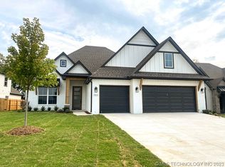 7013 E Oakland St, Broken Arrow, OK 74014