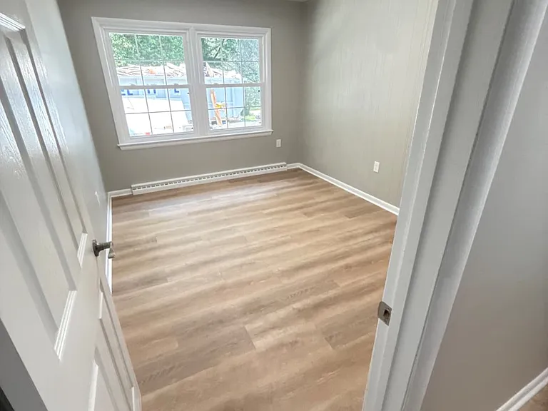 1260 Kenmore Dr — Photo 7