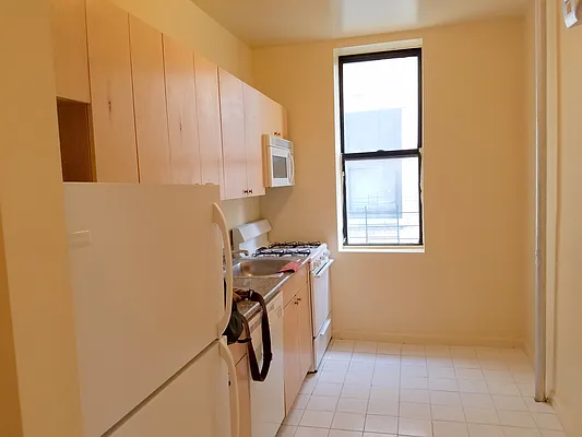 Rented by Alma Realty Corp. | media 8