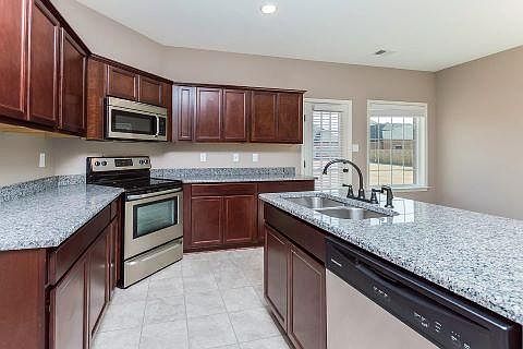 4th image of 50 Green Hills Dr