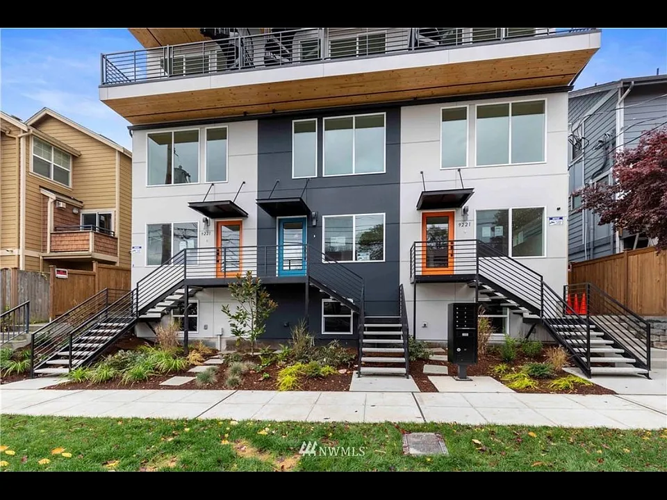 9221 Ashworth Ave N #C
