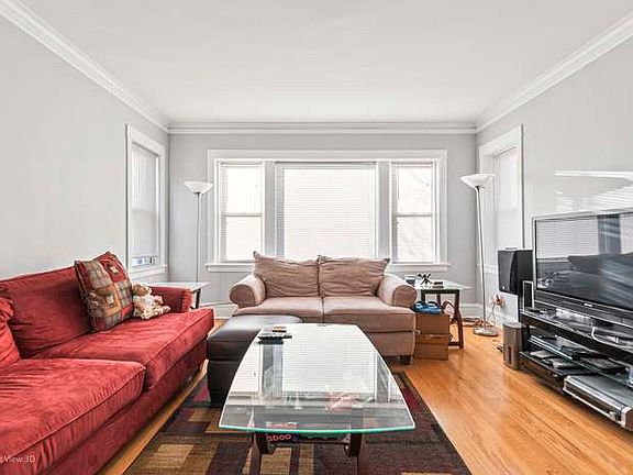 2nd image of 1833 Wesley Ave Unit 2