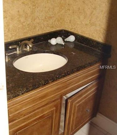 5th image of 6321 Newtown Cir APT B2