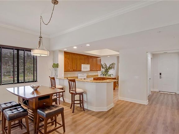 5th image of 965 Sandpiper St #J-207