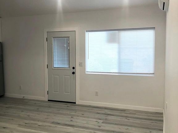 4th image of 12454 Rouge St