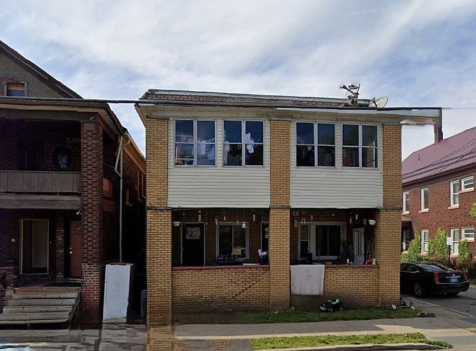 1st image of 240 W 18th St