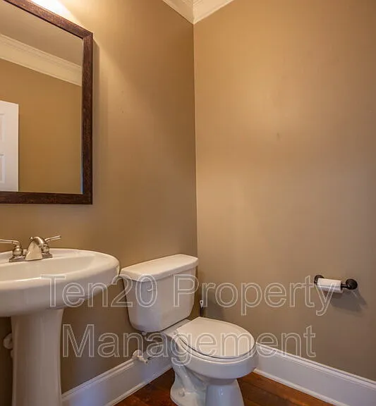 24 Sword St — Photo 22