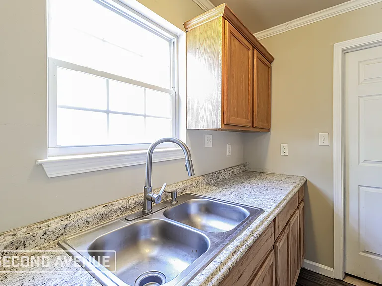 203 Glen Oaks Dr — Photo 7
