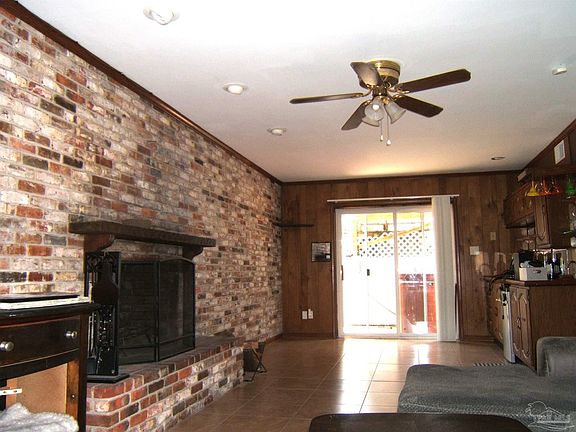 5th image of 2385 Greenbrier Blvd
