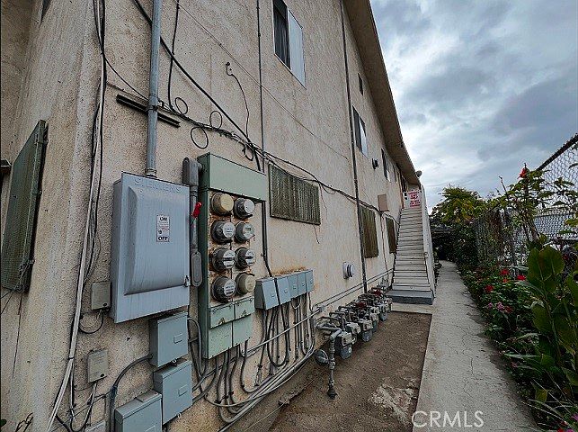 2nd image of 150 W 33rd St