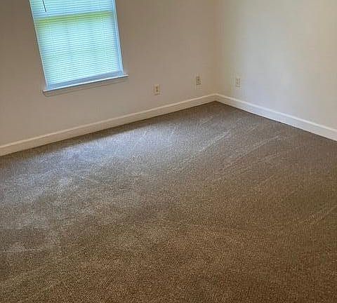 4th image of 220 Southern Dr