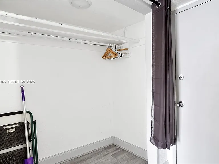 6484 Indian Creek Dr #109 — Photo 16